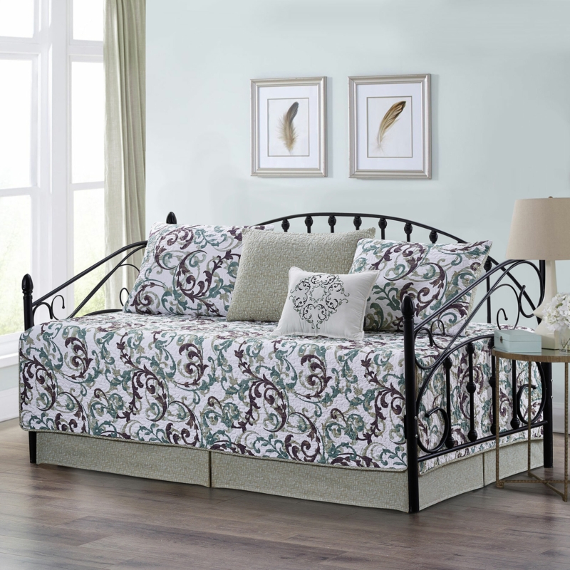 Chic Daybed Coverlet Set with Accessories