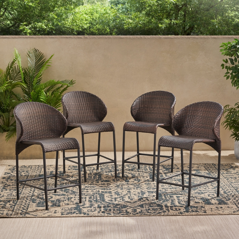 Wicker Counter Stool with Curved Back