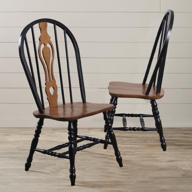 Classic Dining Chair with Timeless Charm