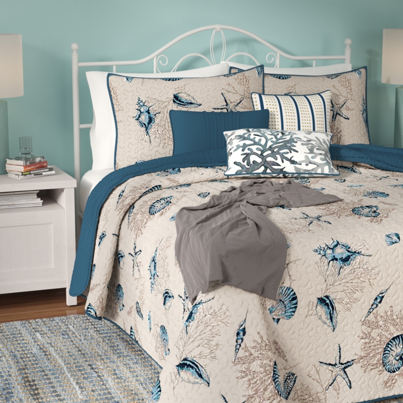 Coastal Charm Coverlet Set with Decorative Pillows