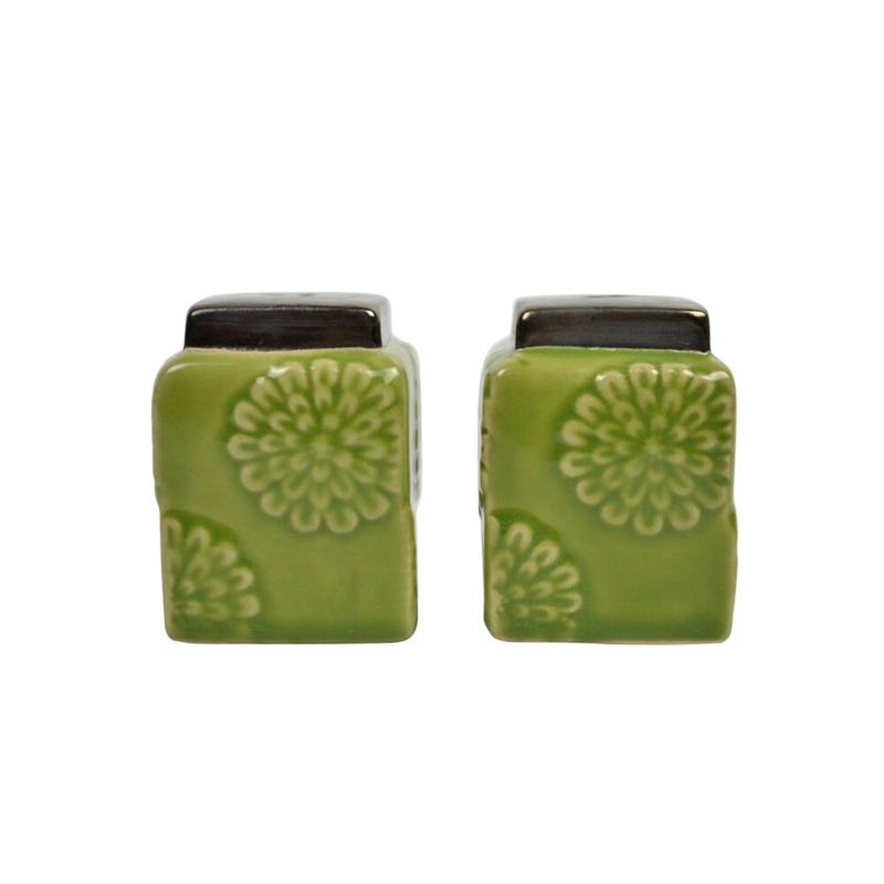 Ceramic Salt And Pepper Shaker Set