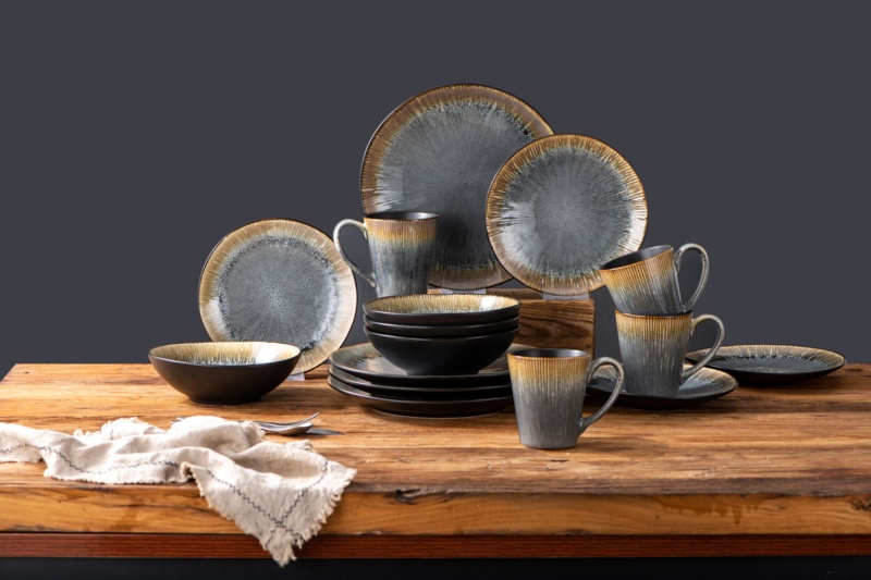 Dakota Fields Rebecca Stoneware Dinnerware Set - Service for 4