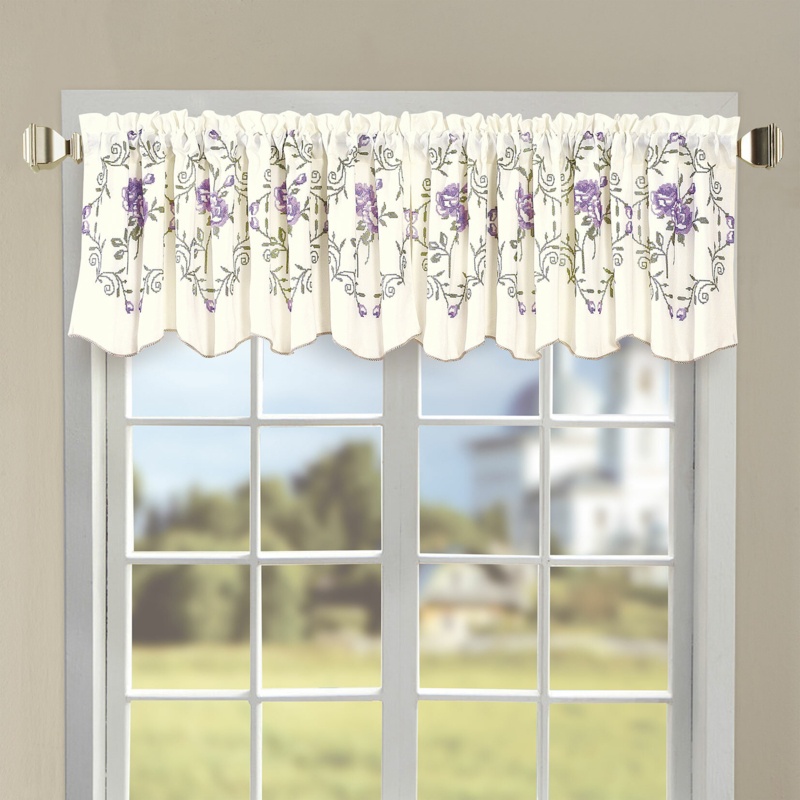 Floral Scalloped 60.00'' Window Valance