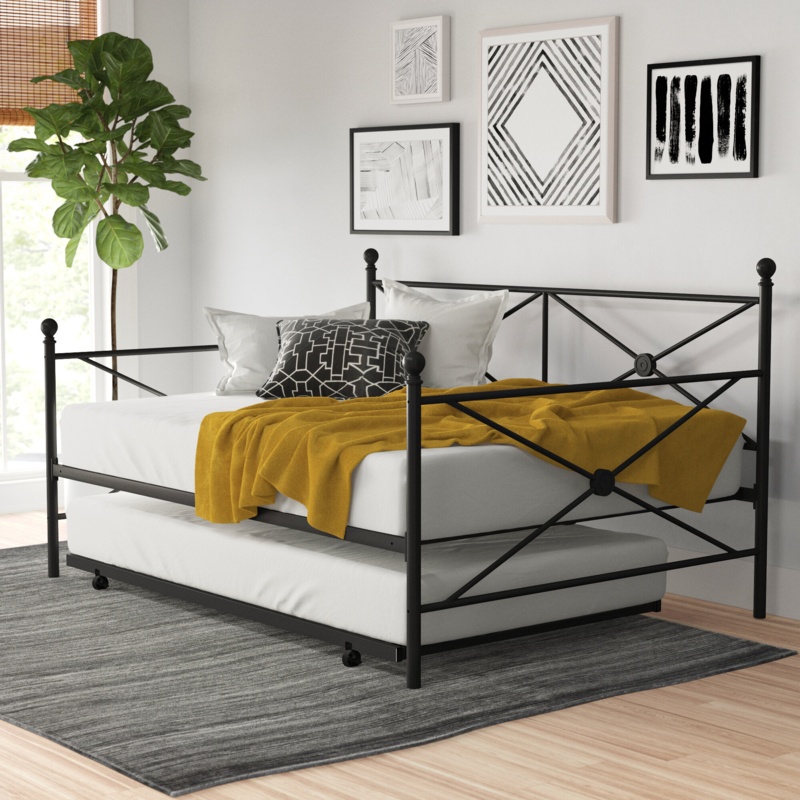Halynn Daybed with Trundle