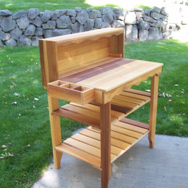 Kiefer Cedar Wood Potting Bench