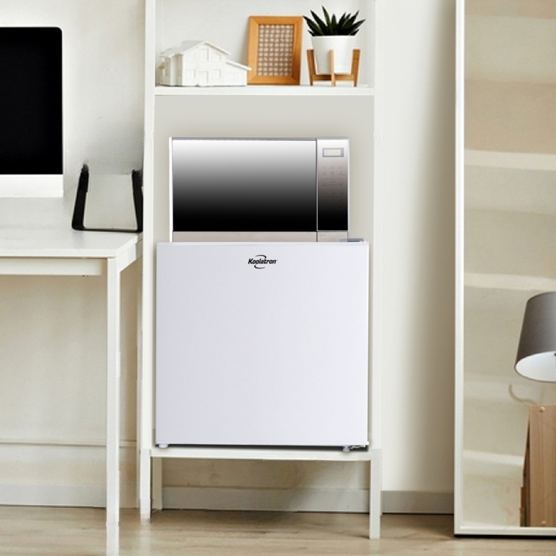 Koolatron 1.7 Cu Ft Compact White Fridge/Freezer + Total Chef 700W Stainless Steel Microwave Combo
