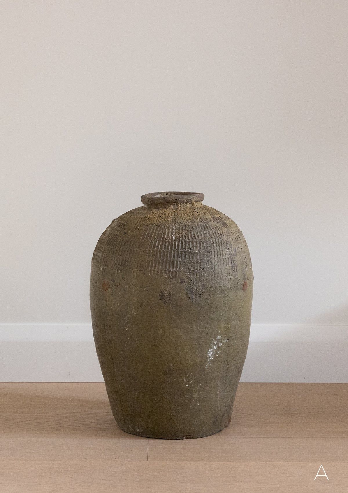 Minos Vintage Jar - C