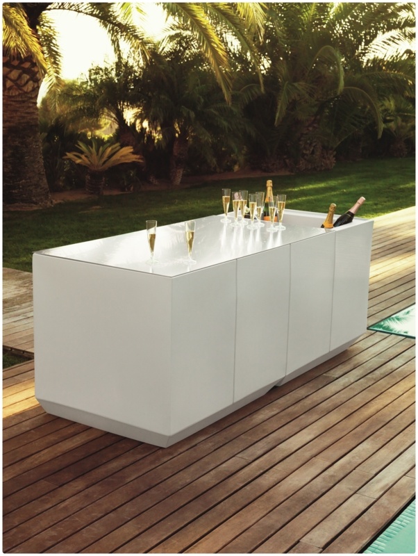 Vela 78.75'' Catering Bar