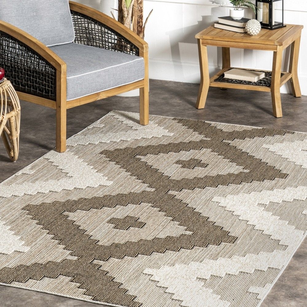 nuLOOM Teisha Diamond Indoor/Outdoor Patio Area Rug, 6' 7" x 9', Beige