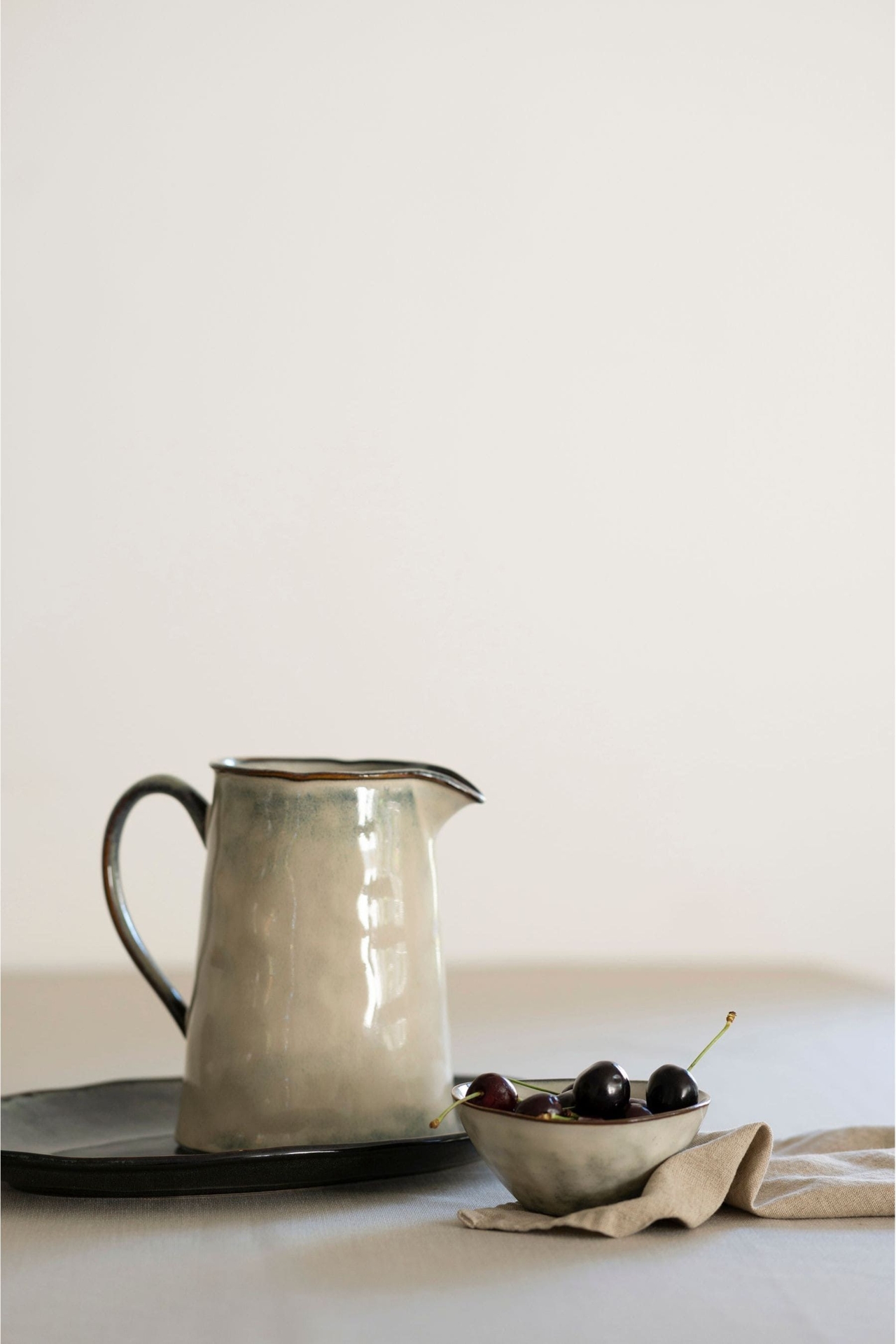 Dutch Rose Cream Organic Jug 1.6L -  cream