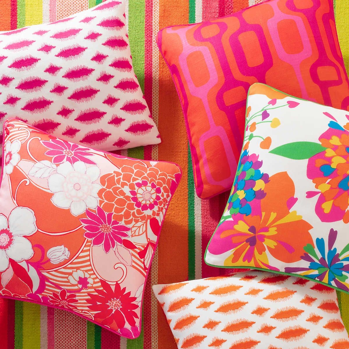 Outta Sight Fuchsia Indoor/Outdoor Decorative Pillow Cover