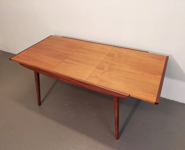 Table Louis Van Teeffelen