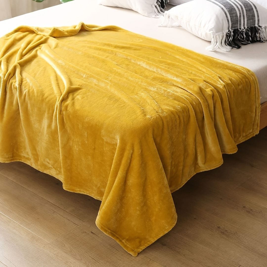 1pc Flannel Blanket, Light And Soft Comfortable Warm Blanket For Bed, Couch, Sofa, Travel, Camping, 60in*50in
