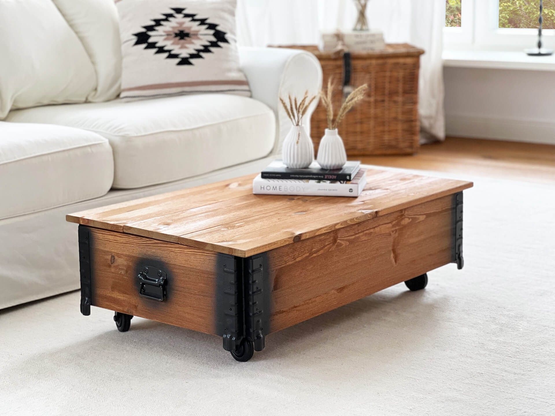 Couchtisch Holz Truhentisch mit Rollen