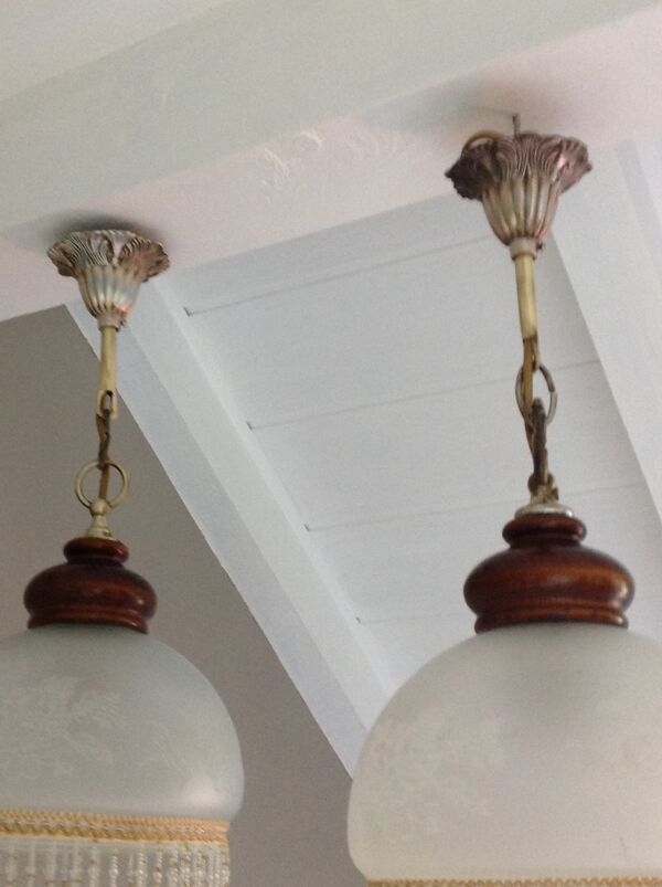 Paire de baladeuses  globes en verre dpoli style art dco