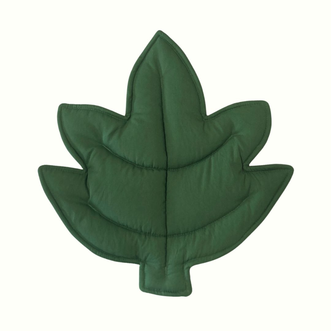 Almofada de folha verde musgo