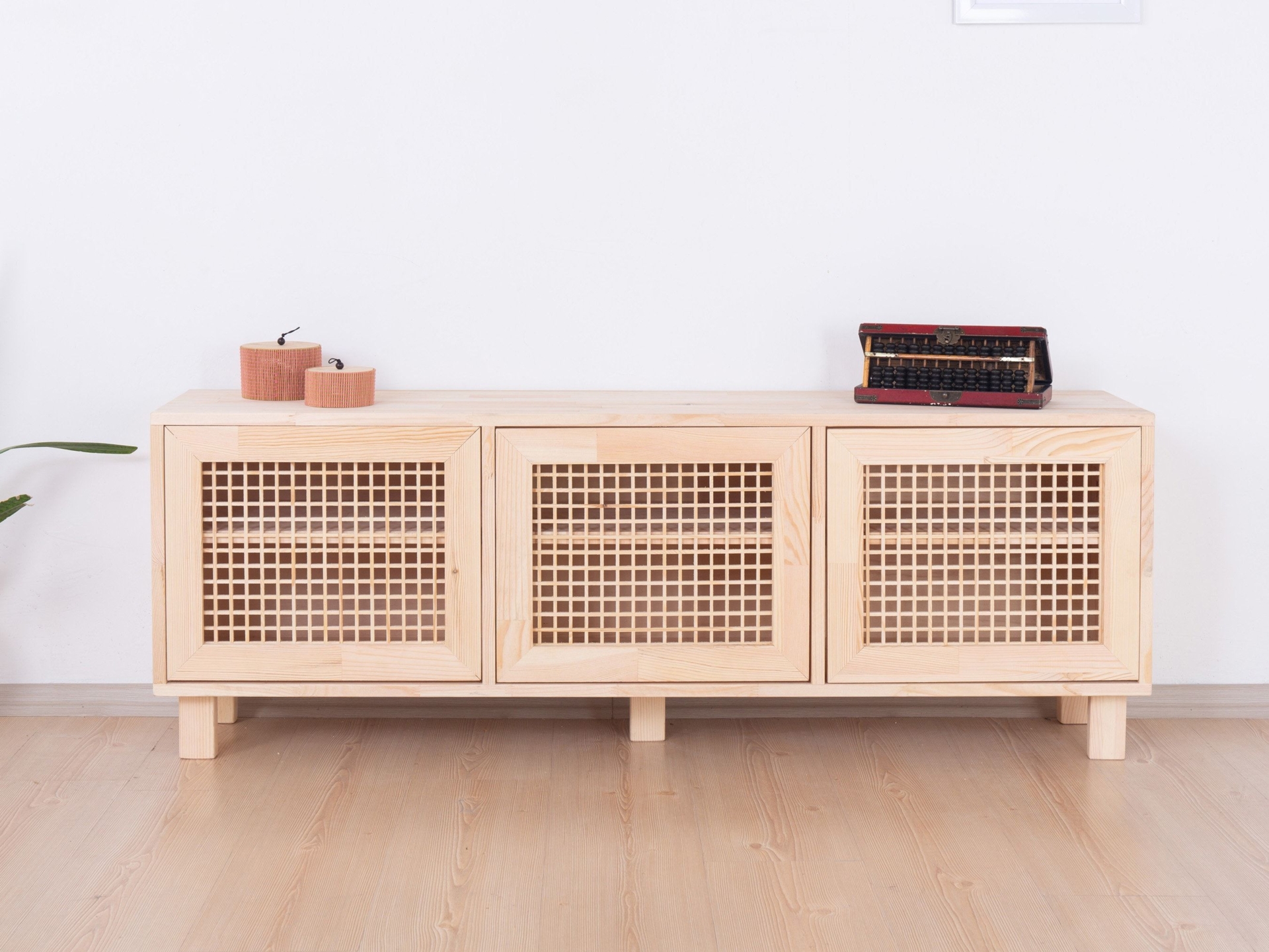 Dipi II TV Stand