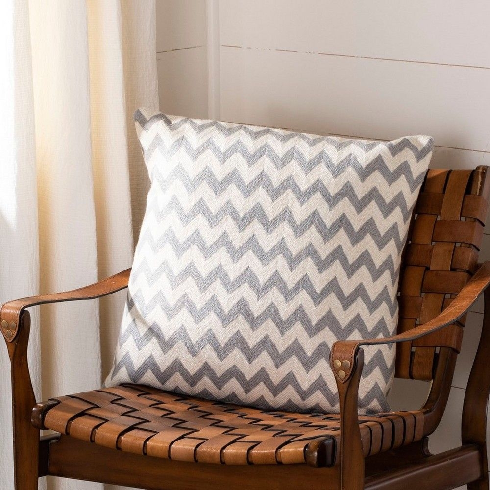 Striped Tealea Pillow (Set of 2) - Light Grey - 18" x 18" - Safavieh