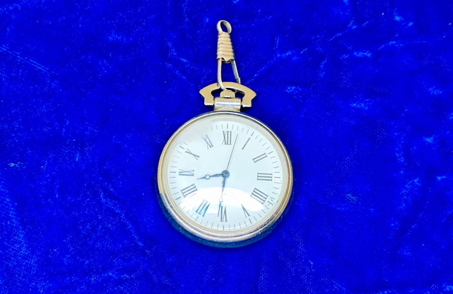 Vintage Silver large Pocket Watch.