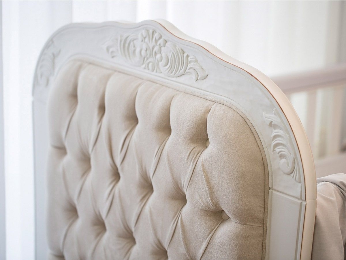 Bero Cama Luis XVII Capiton - Branco com Desgaste