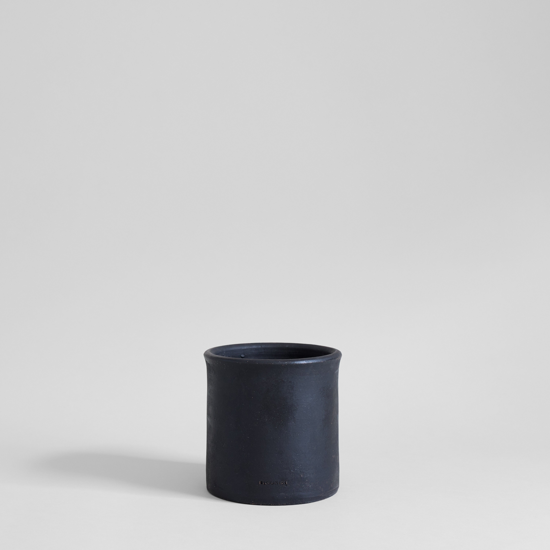Bloomist Modern Planter in Charcoal, Large