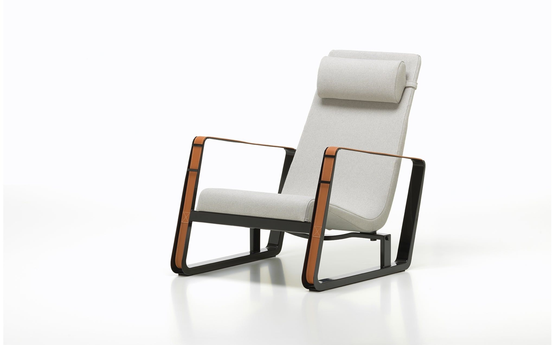 Cit lounge chair - Japanese Red / L50 Leather (Lead Time 8-10 Weeks)