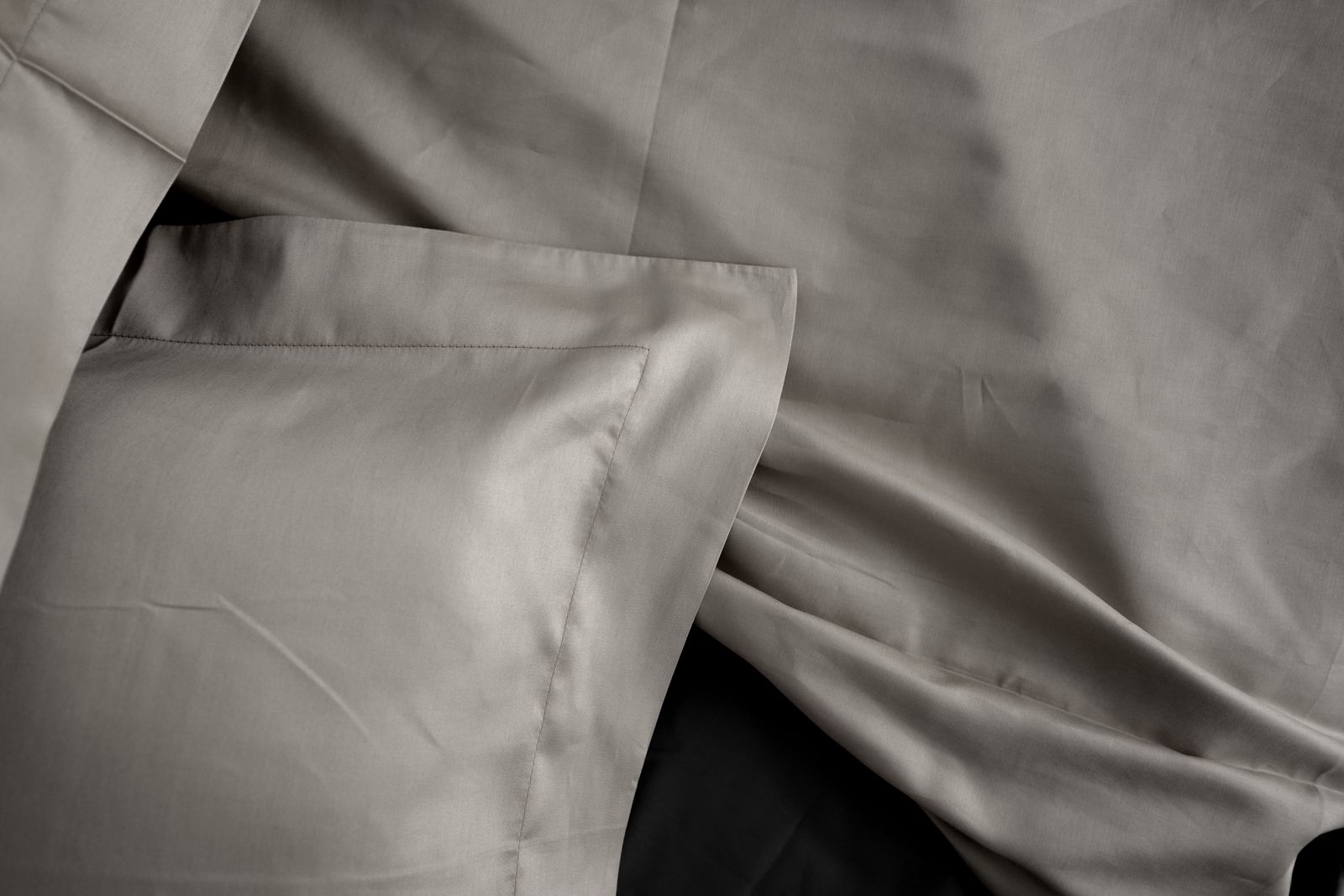 Letto "Silvia": federa in raso 100% cotone - 29 colori - NATURALE
