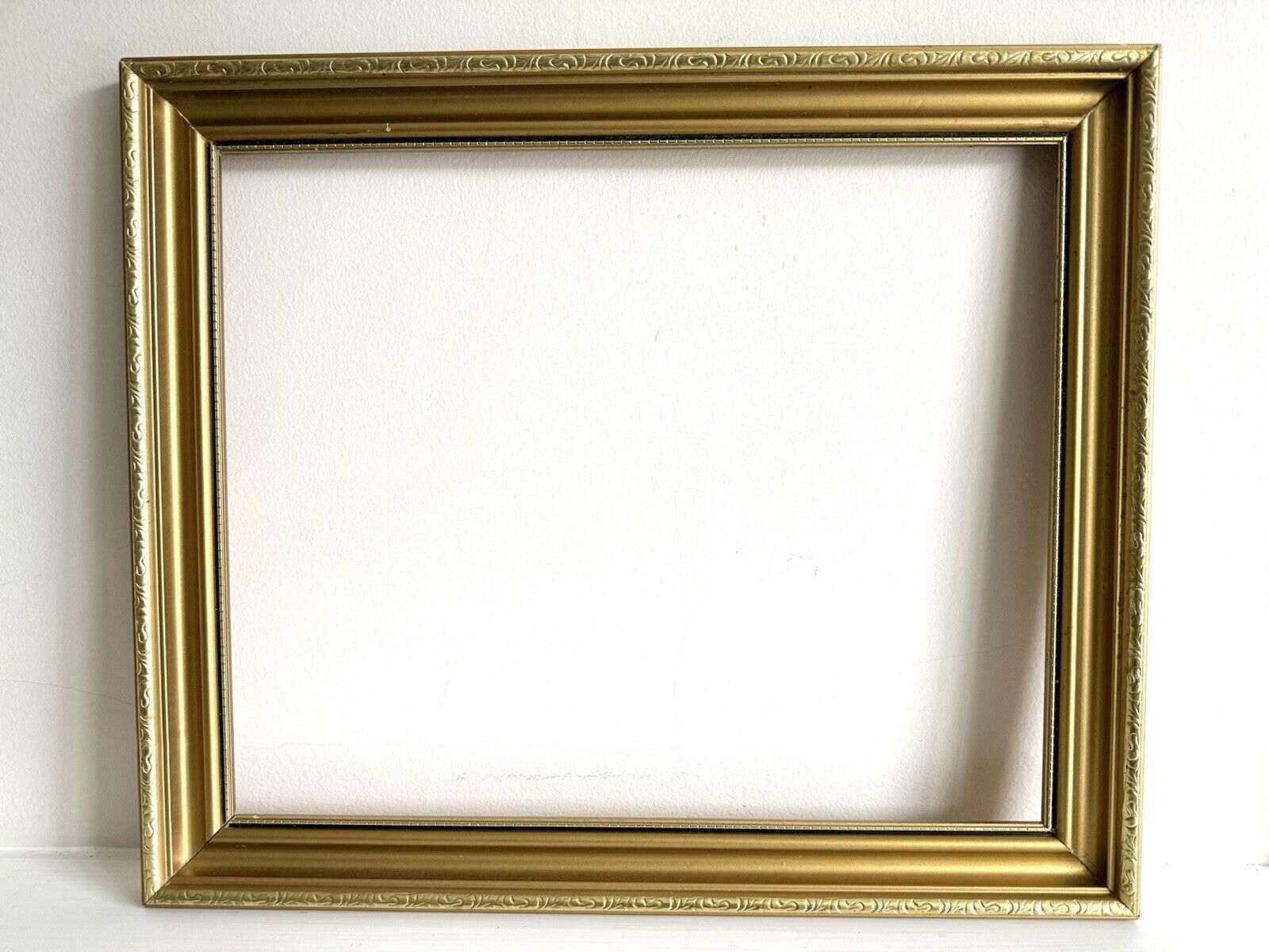 Vintage Medium Classic Ornate Gold Gilt Picture Frame Inner 13 X 11