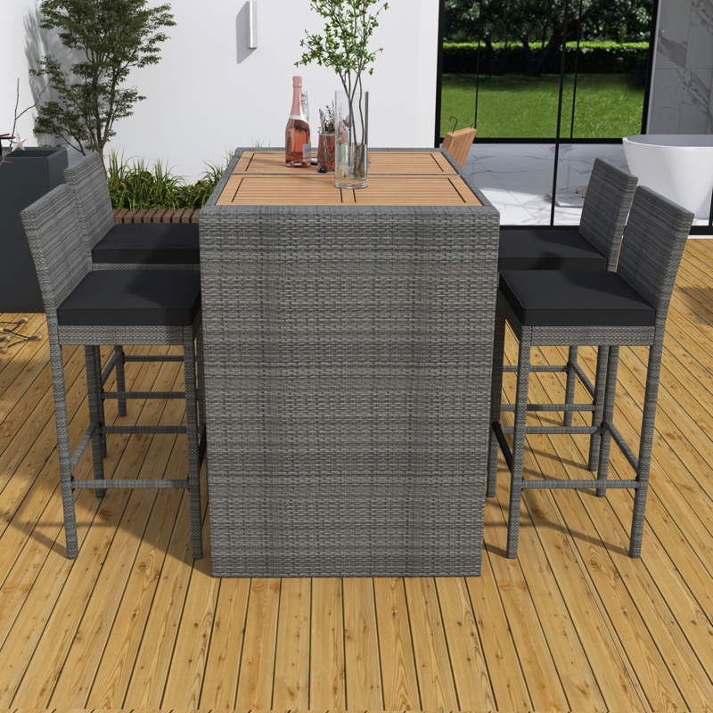 Clivia Bar Set with Stools