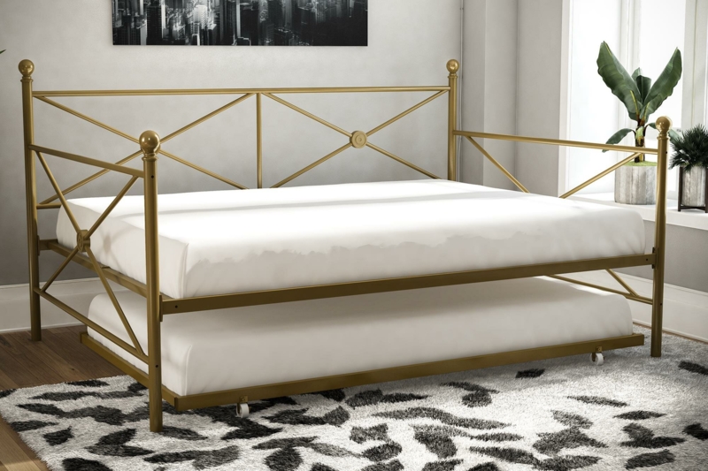 Halynn Daybed with Trundle