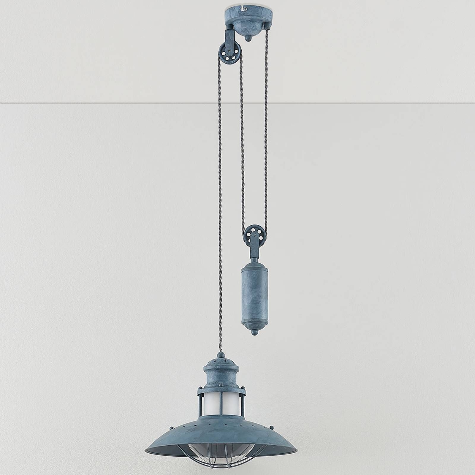 Louisanne - hanging light with yo-yo pendulum by Lindby
