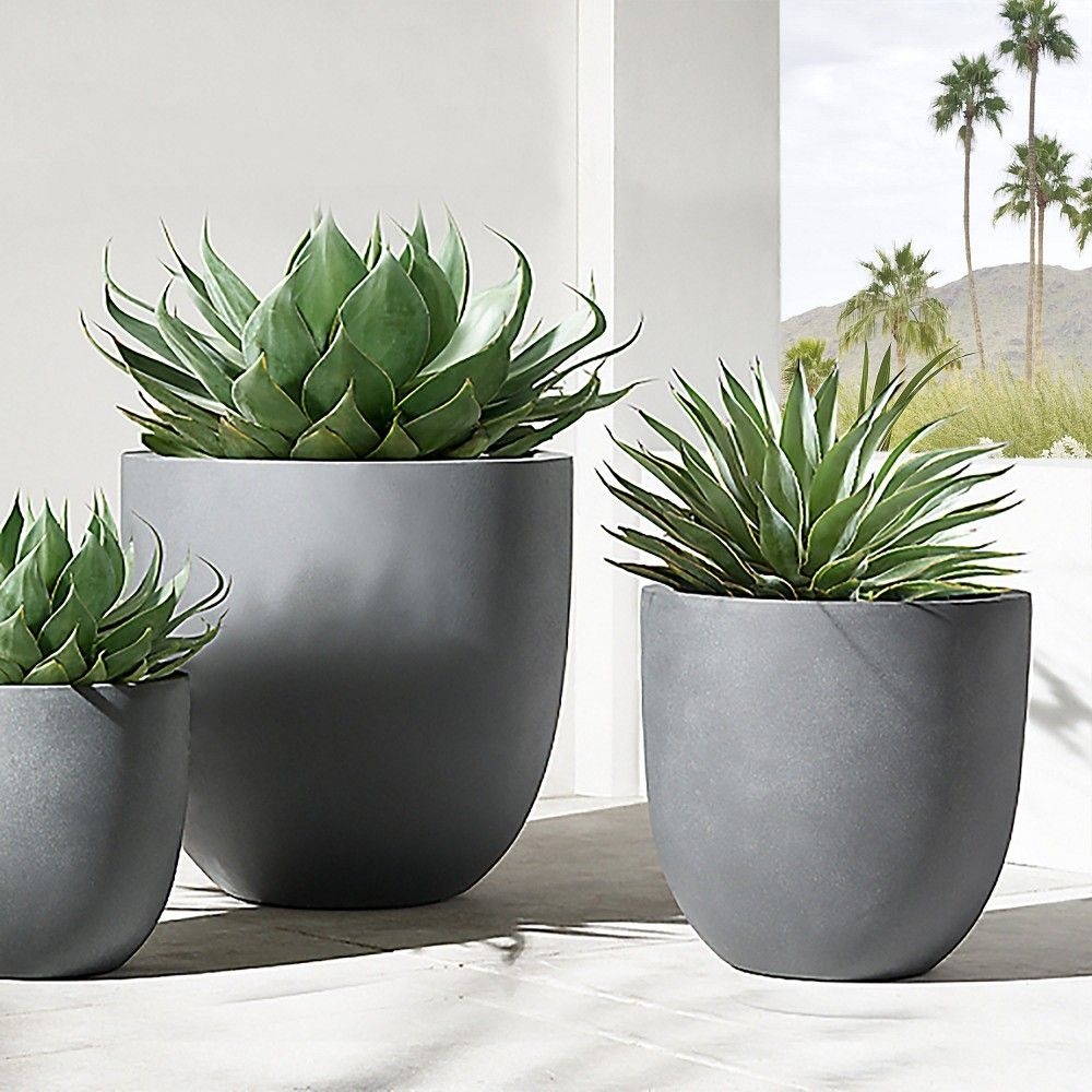 LuxenHome Round Tapered 9.2" H House Planter, Indoor/Outdoor White