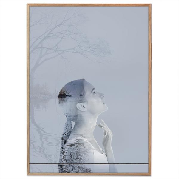 Plakat - Girl in misty meadow