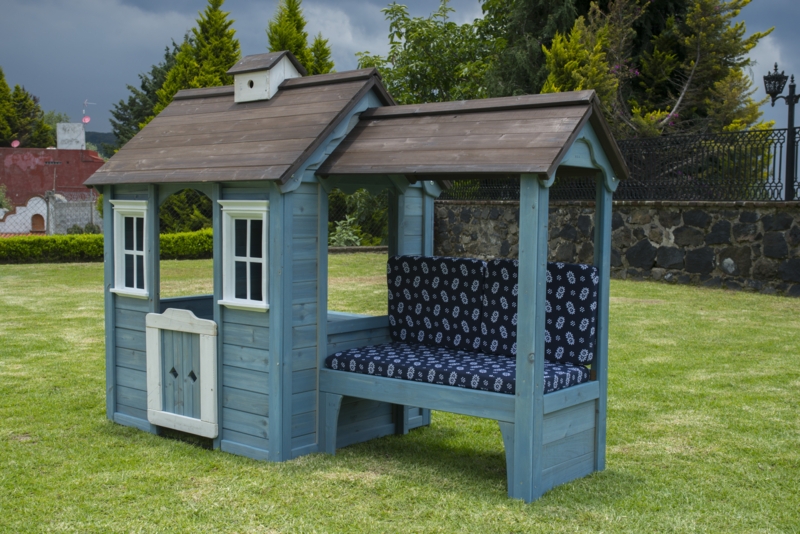 8.25' x 3.58' Playhouse