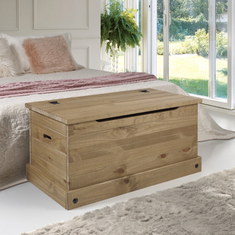 Coppii Solid Wood Blanket Chest