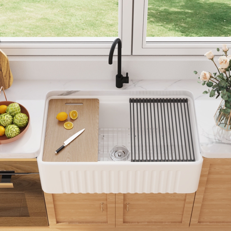 Deervalley 33" L X 20" W Multi-Functional Workstation Farmhouse Kitchen Sink With Sink Grid, Cutting Board And Dish-Drying Rack