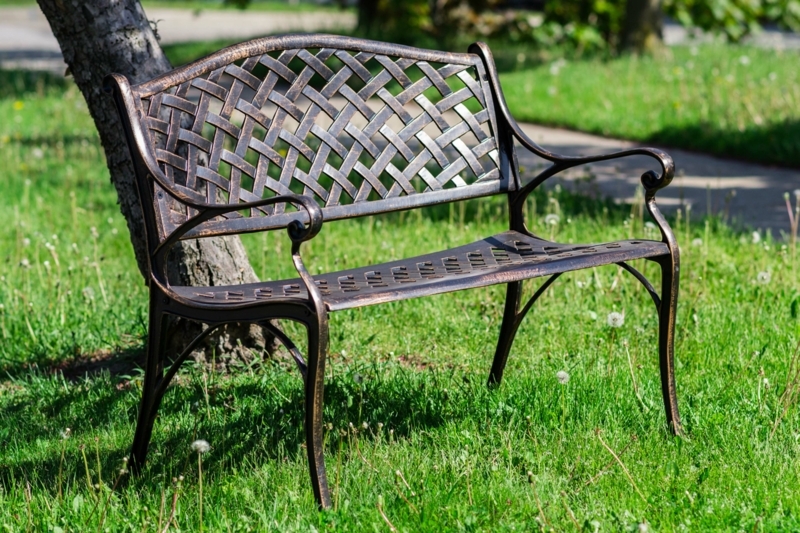 Huang Metal Outdoor Bench