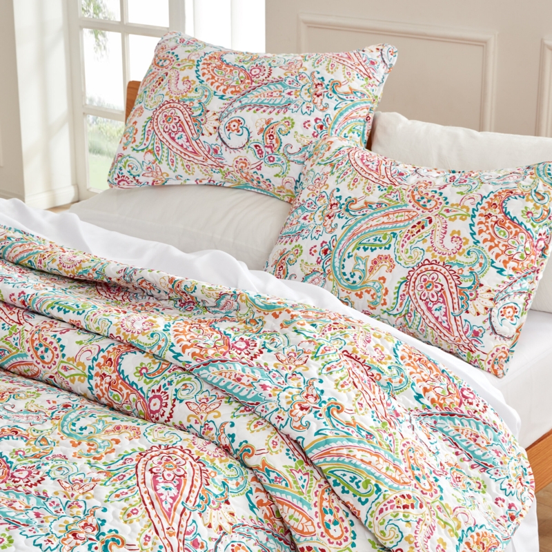 Naz Twill Paisley Quilt Set