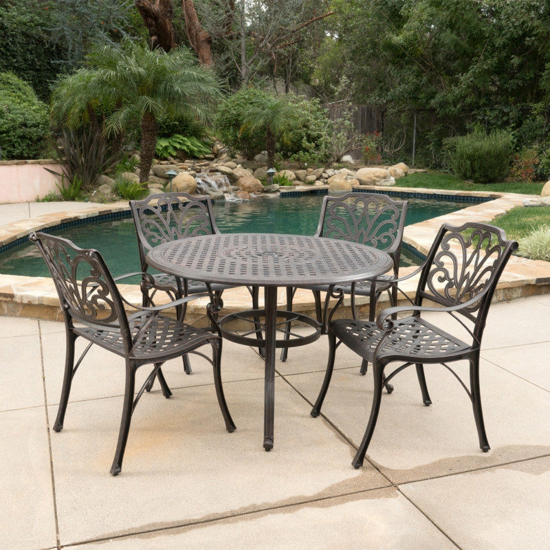 Ralls 4 - Person Round Outdoor Dining Set