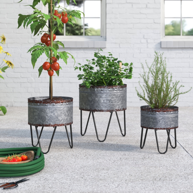Servin Metal Pot Planter