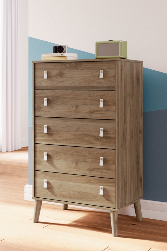 Aprilyn 5 Drawer 29.88" W Lingerie Chest with  Interchangeable Leather Handles