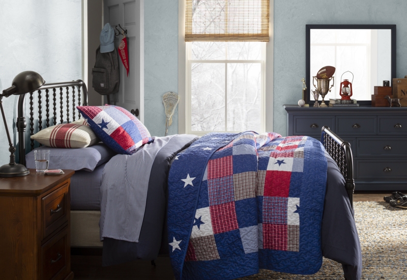 Caroline Quilt Set - Microfiber Americana Stars and Plaid Patchwork Bedding with 2 Pillow Shams