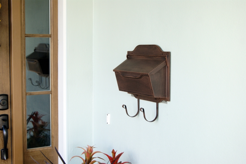 Gavinton Wall Mounted Mailbox