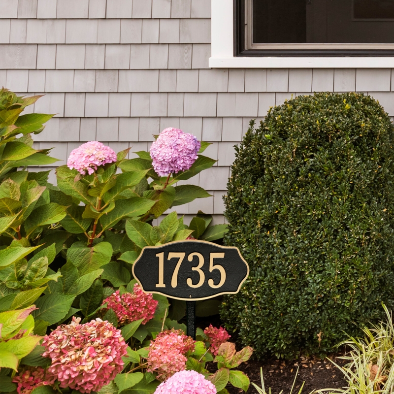 Novelty Lawn Insert