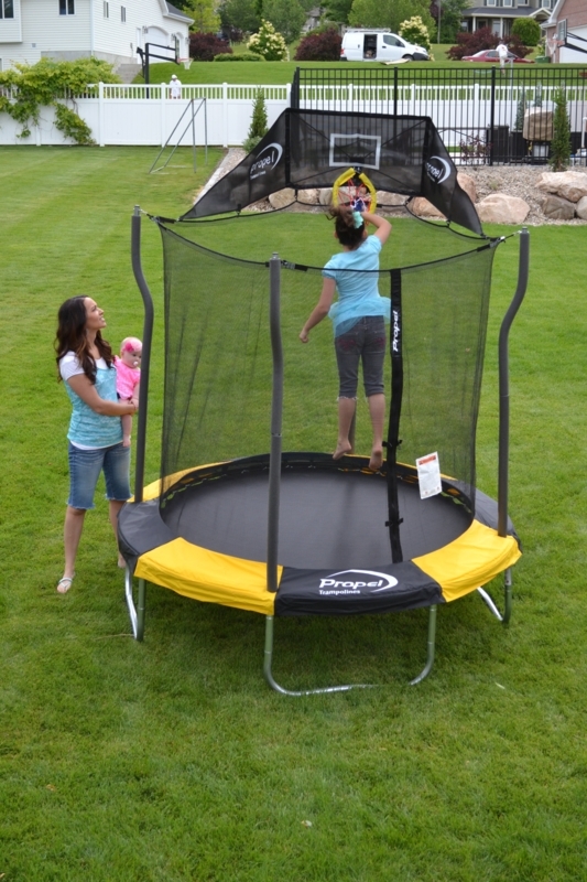 Propel 7' Round Trampoline with Safety Enclosure