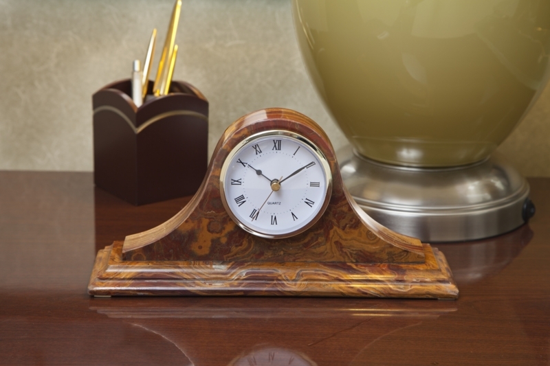 Traditional Analog Tabletop Clock