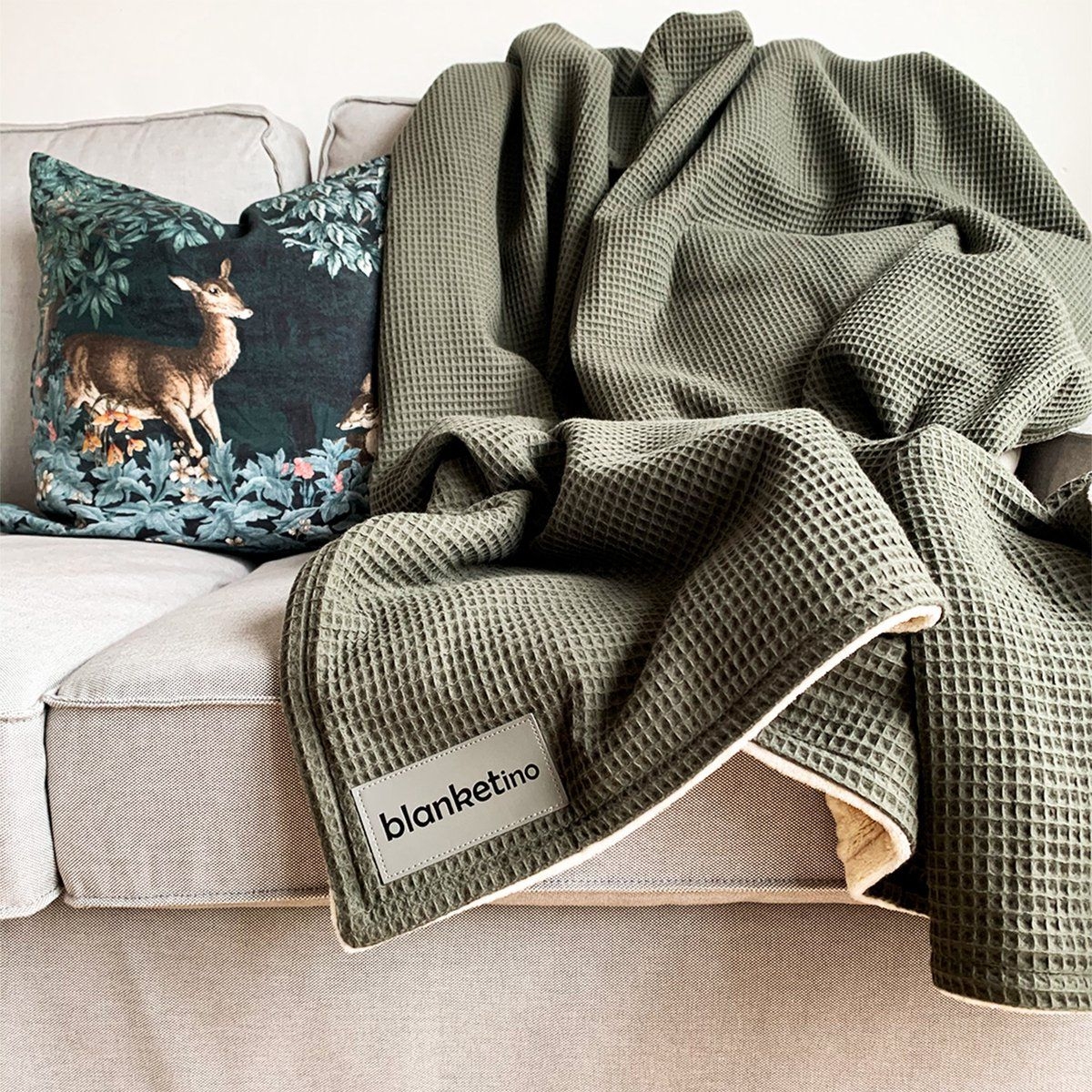Fleece knuffeldeken - Handmade in Germany - Wafelkatoen en Wellness Fleece - Donkergroen & Zandwit - 145 x 210 cm - Extra breed