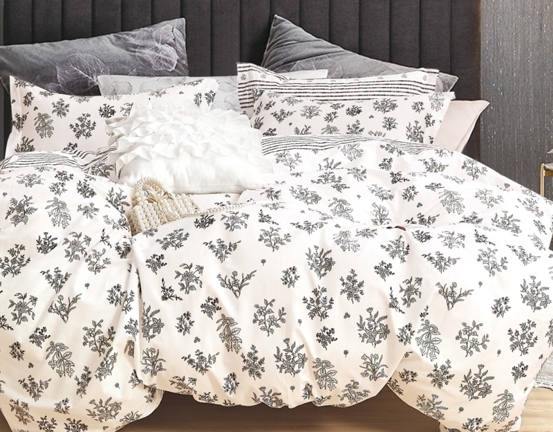 Glenna Farmhouse / Country Cotton Twill Floral Comforter Set
