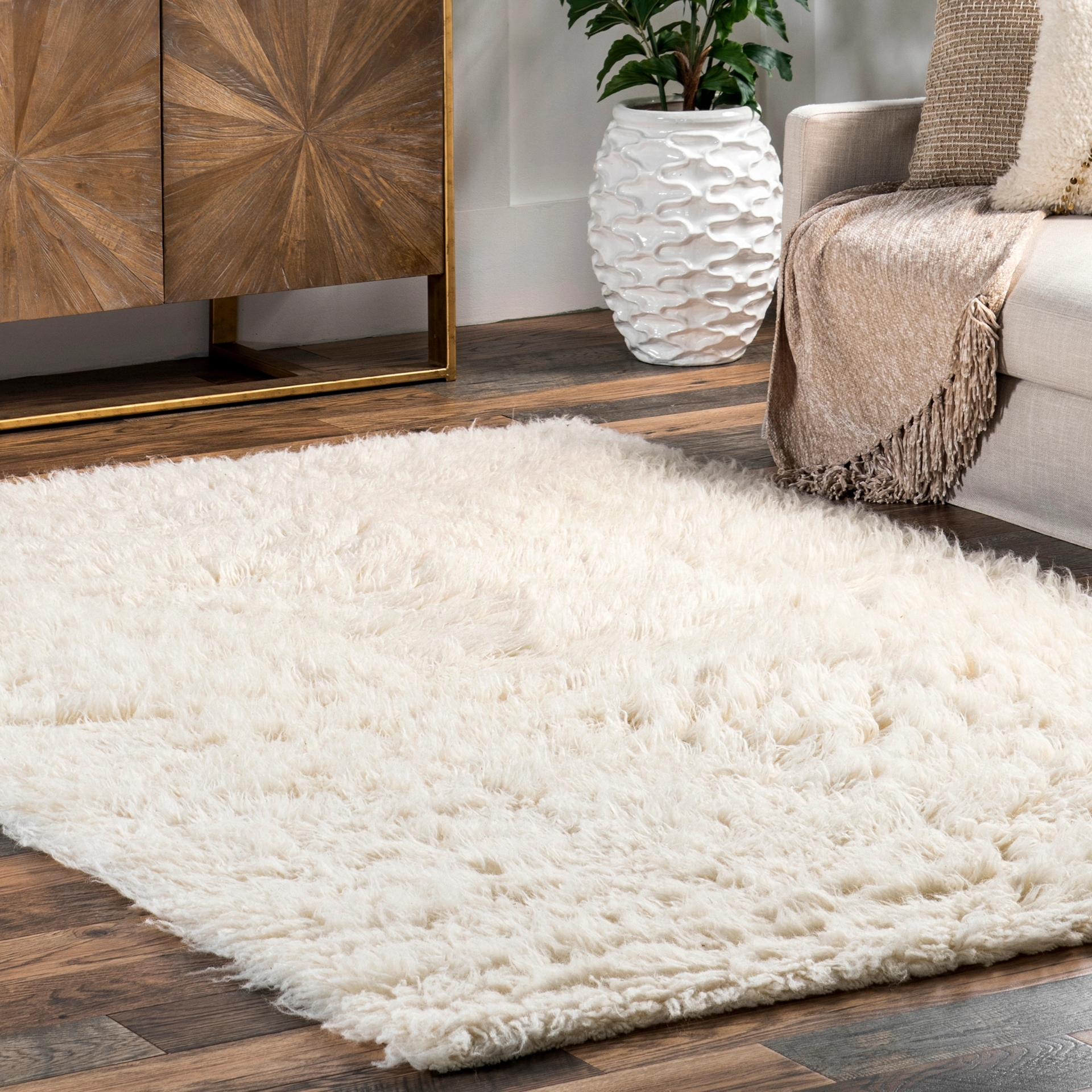 NuLoom Flokati Rug - Size: 6' x 9'