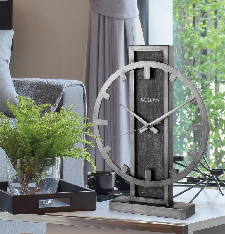 Streak Industrial Metal Quartz Movement / Crystal Tabletop Clock in Silver